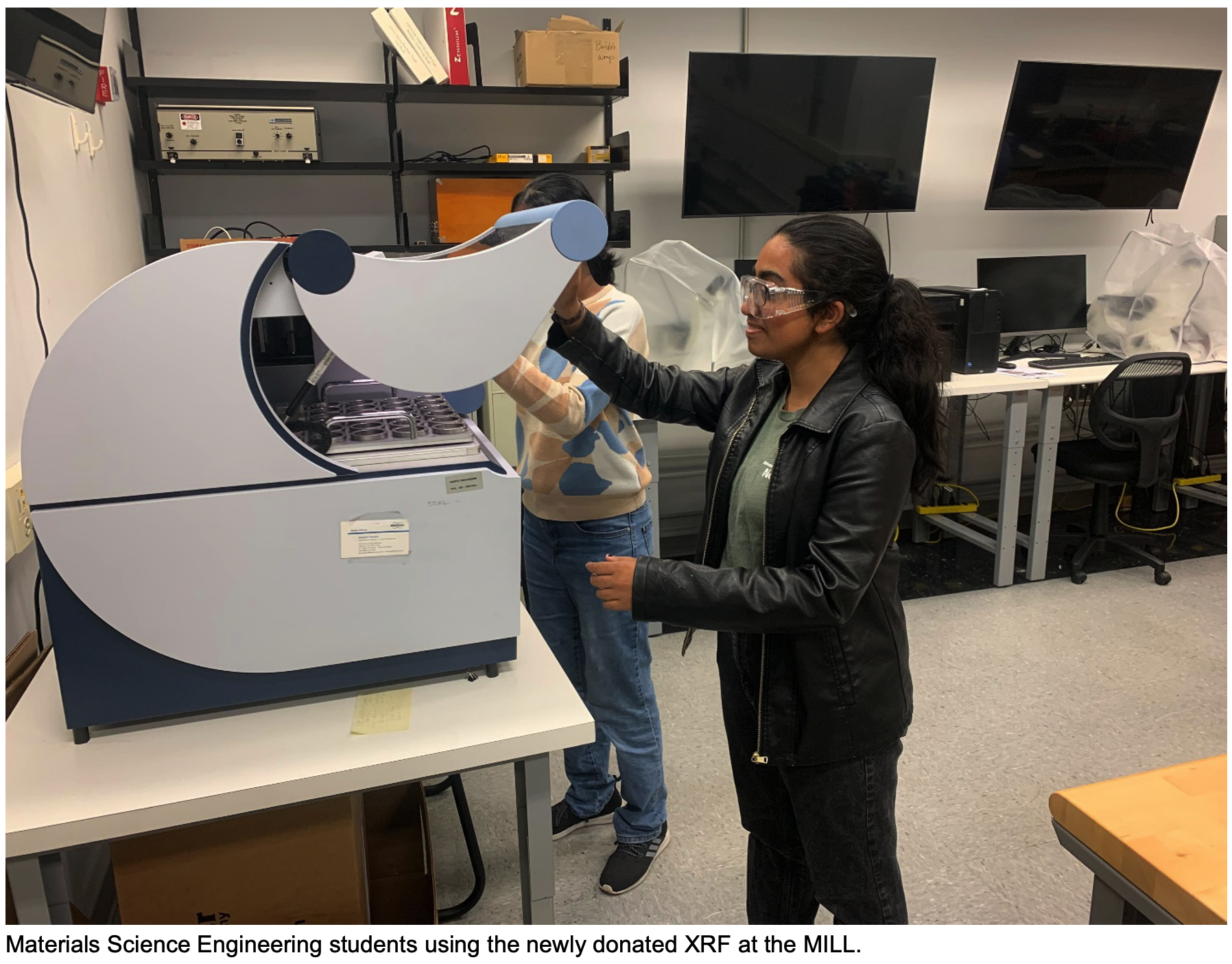 Materials Science Engineering students using the newly donated XRF at the MILL