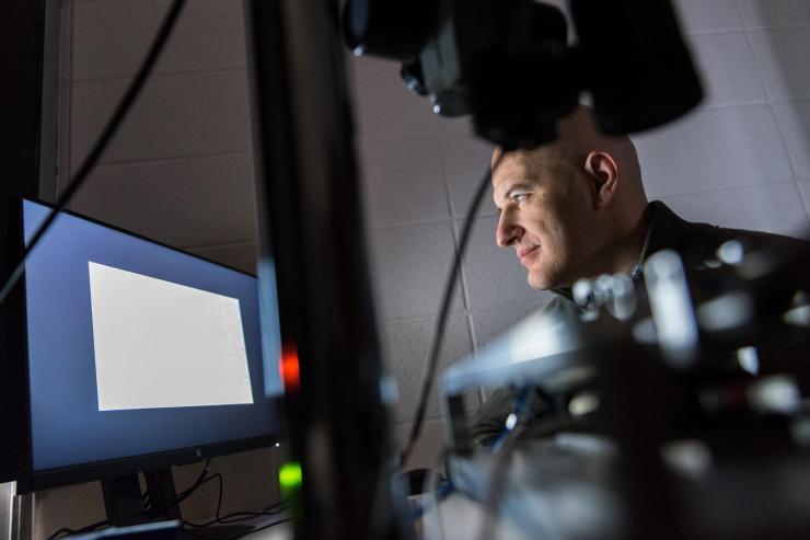 The slightest bit of shear tension makes gecko adhesion surfaces grip, and the release of that same tension makes them let go. The same gripping surfaces can pick up objects of all shapes, sizes, and materials with the exception of Teflon and other non-stick surfaces. Credit: Georgia Tech / Varenberg lab